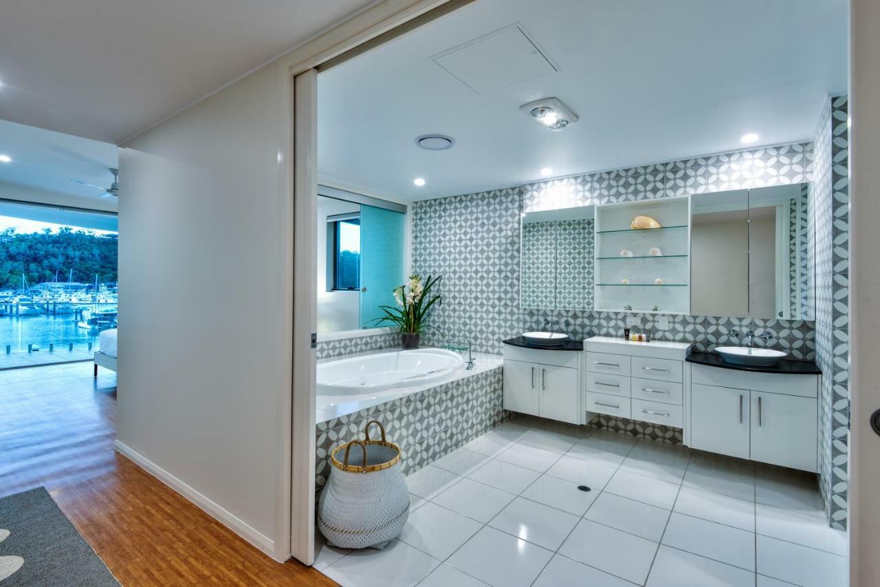 Pavillions Penthouse 25 - Luxury Waterfront Apartment With Private Roof Top Pool And Buggy Isla Hamilton Exterior foto